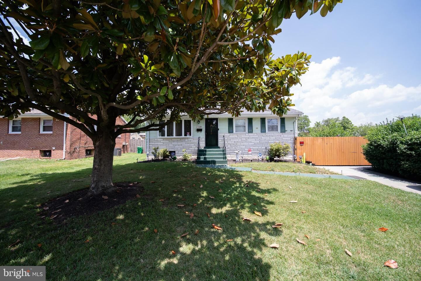 Property Photo: 7126 E Cedar Street MD 20785