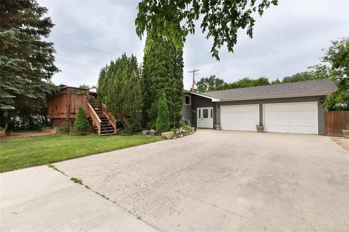Property Photo:  356 Kroeker Avenue  MB R5G 0H2 