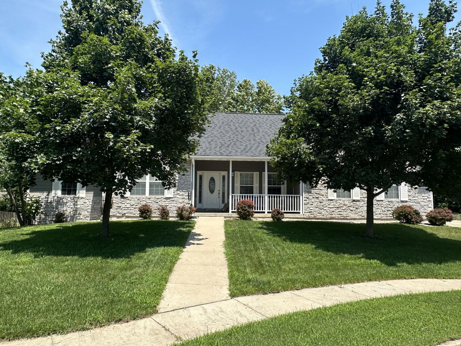 Property Photo: 1417 Killarney Dr MO 65203