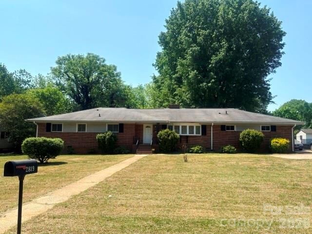 Property Photo:  2819 Gardner Park Drive  NC 28054 