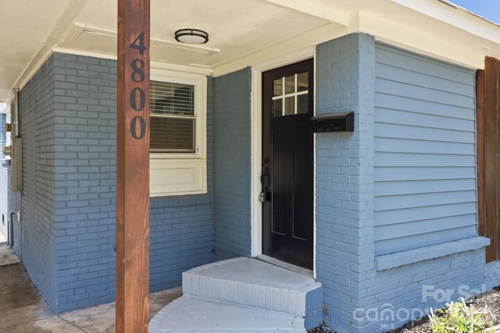 Property Photo:  4800 Westridge Drive  NC 28208 