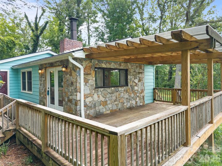 Property Photo: 1705 Willow Road NC 28739