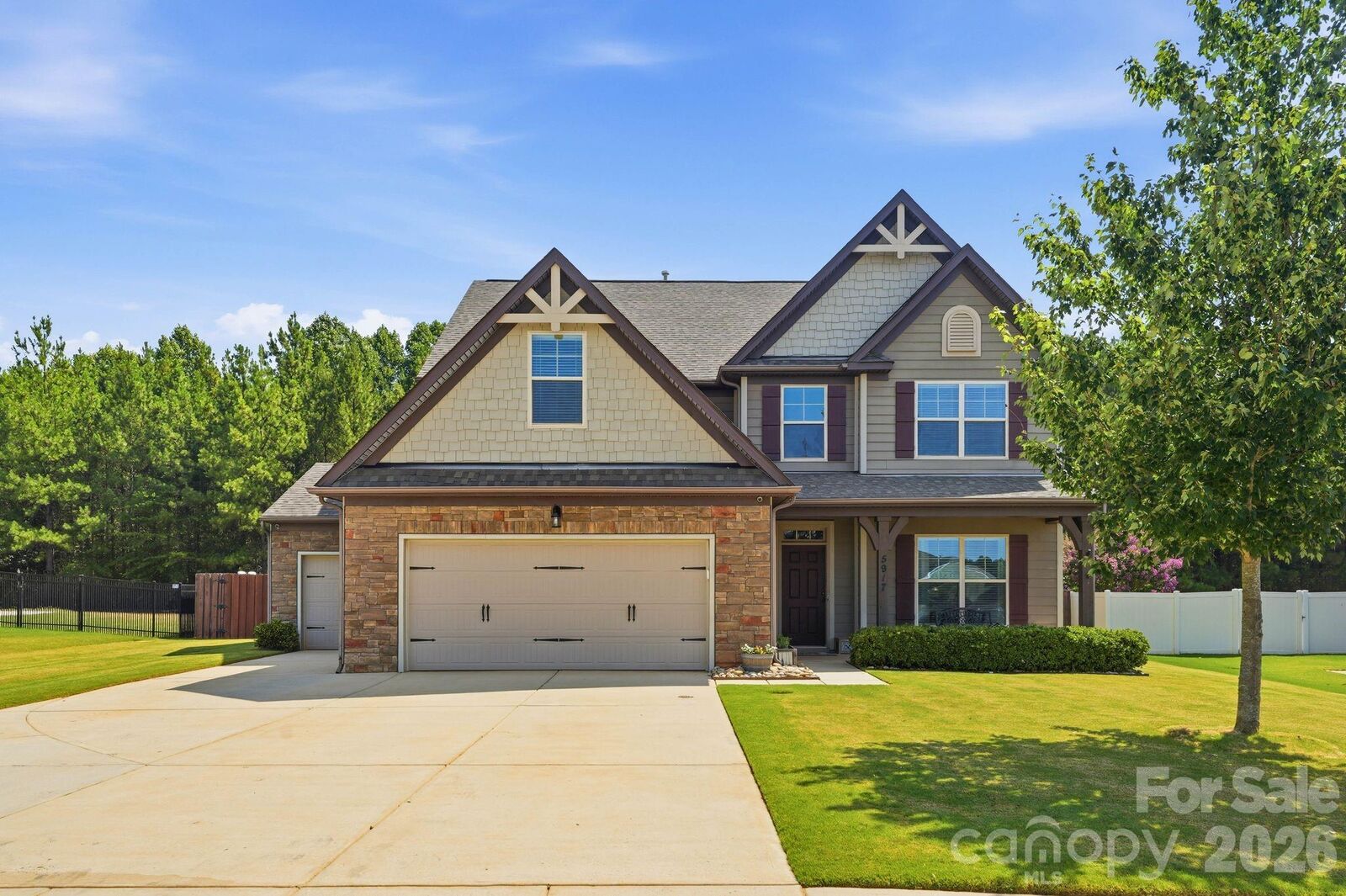 Property Photo: 5917 McClintock Drive NC 28037