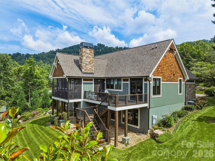 Property Photo: 266 Stratford Road NC 28804