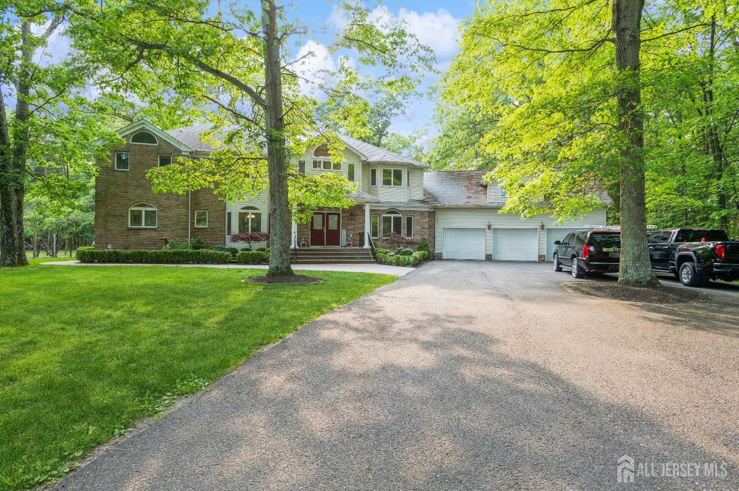 Property Photo:  5 Ramapo Court  NJ 07722 