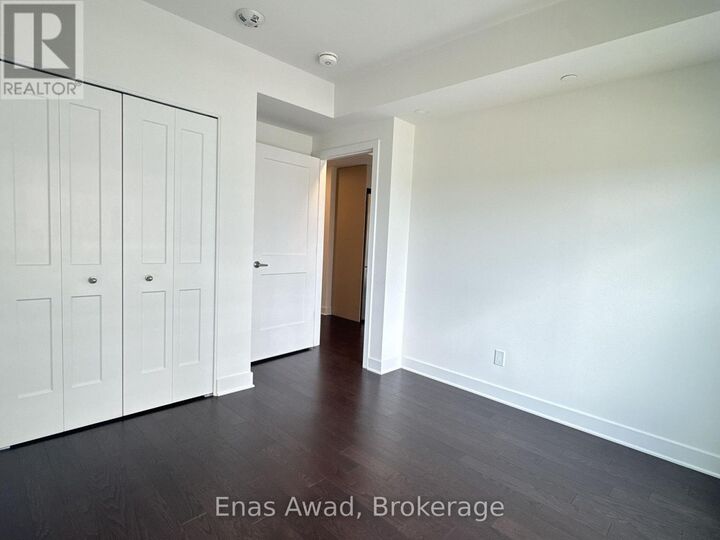 Property Photo: 180 George Street 1704 ON K1N 0G8