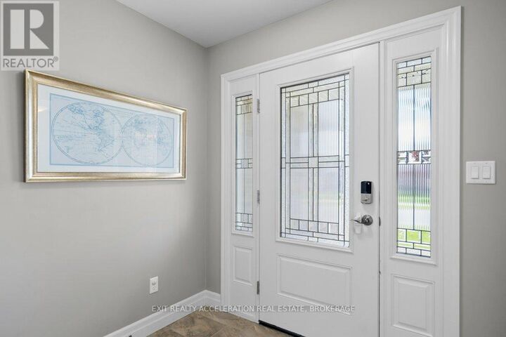 Property Photo: 92 Hartwood Crescent ON K7R 0A8