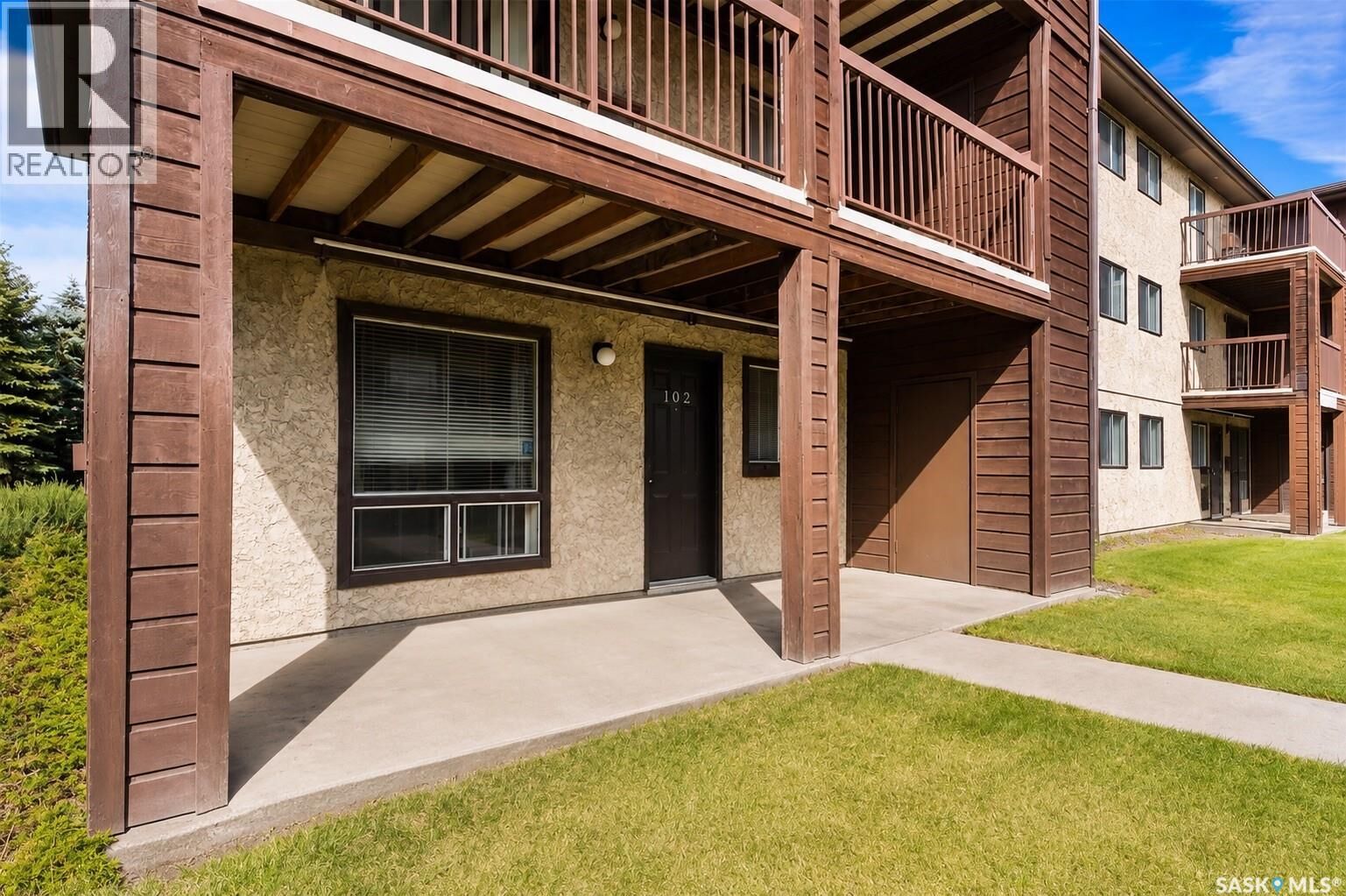 Property Photo: 102 51 Rodenbush Drive SK S4R 8C7