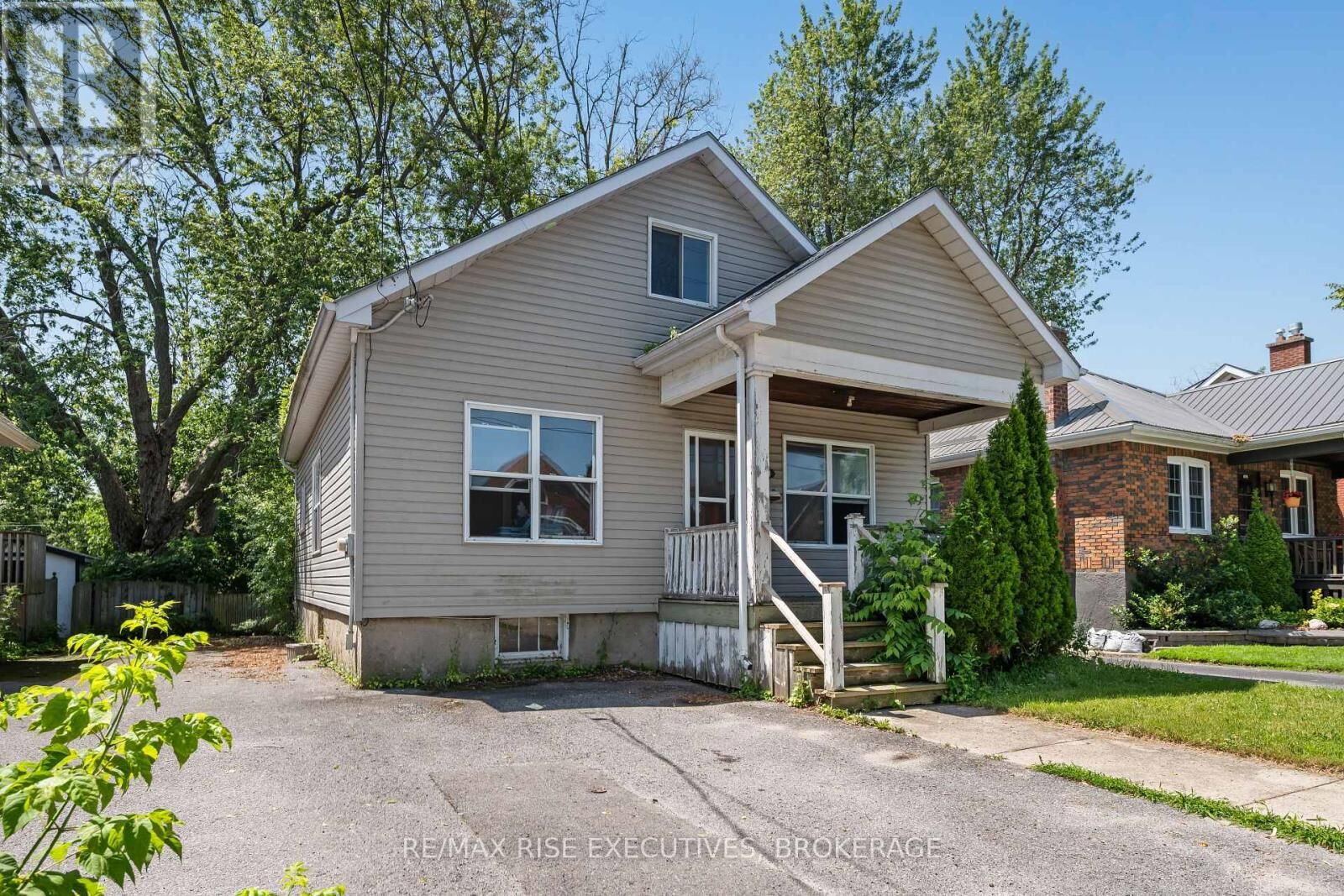 Property Photo: 690 Johnson Street ON K7L 2A8
