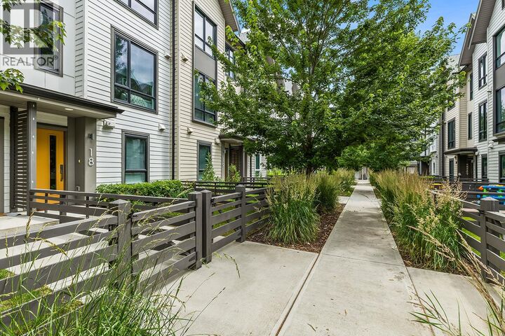 Property Photo:  170 Celano Crescent 18  BC V1V 0B6 