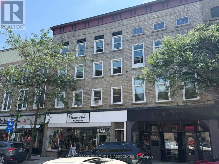 Property Photo:  87-93 King Street West  ON K6V 3R1 