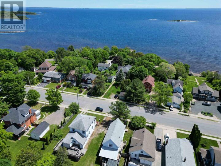 Property Photo: 138 Lakeside Ave ON P0R 1B0