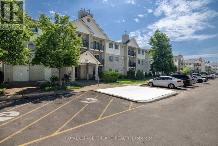 Property Photo: 735 Deveron Crescent 102 ON N5Z 4X8