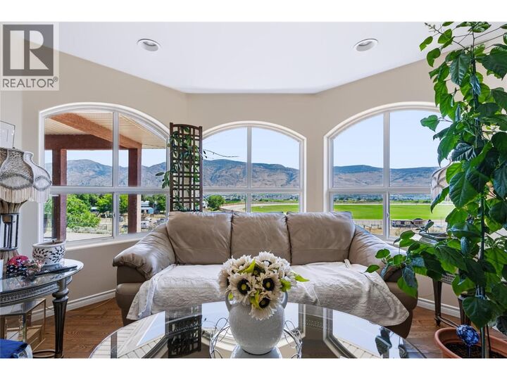 Property Photo: 4206 Golf Course Drive BC V0H 1V4