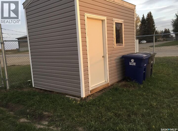 Property Photo:  413 Railway Street  SK S0K 2L0 