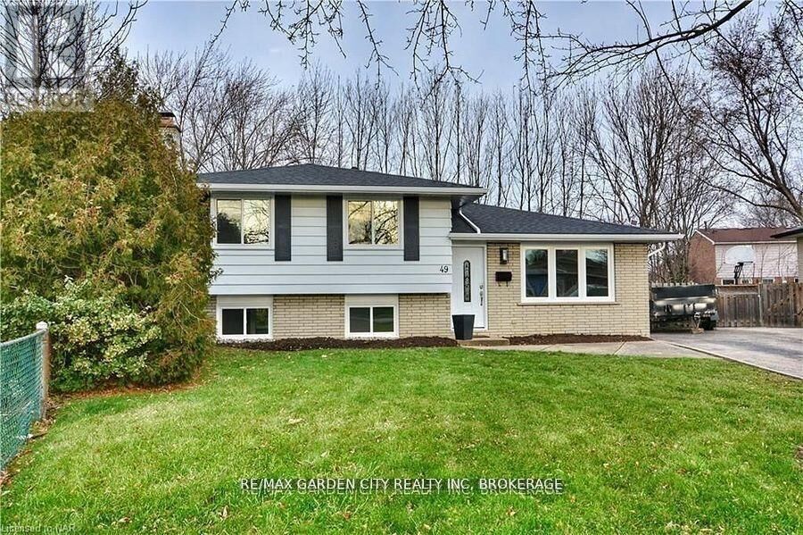 Property Photo: 49 Bendingroad Crescent ON L2N 5R4