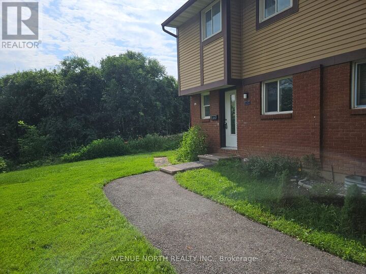 Property Photo:  1404 Foxwell Street 1  ON K1B 5J4 