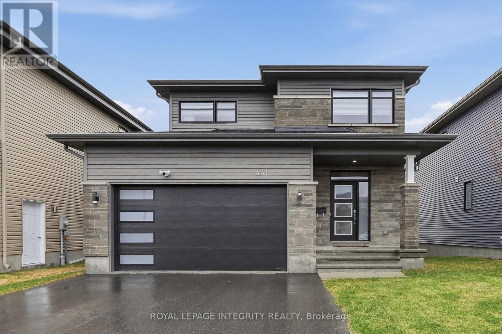 Property Photo:  441 Sterling Avenue  ON K4K 0M5 