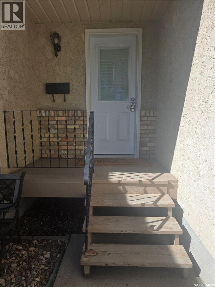 Property Photo:  B 1159 Taisey Crescent  SK S4A 2S8 