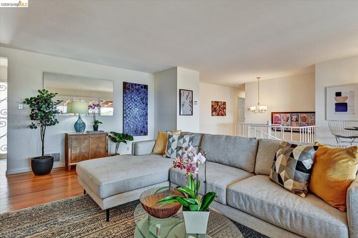 Property Photo: 585 Crestmont Dr CA 94619