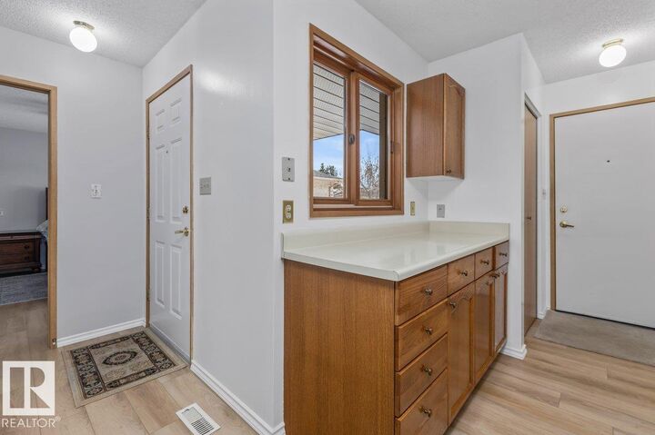 Property Photo:  219 Knottwood Road NW  AB T6K 4B9 