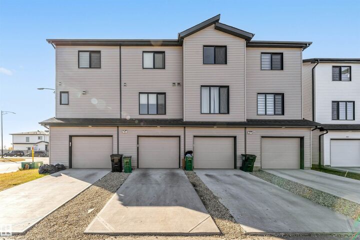 Property Photo:  1106 Aster Boulevard NW  AB T6T 2V2 