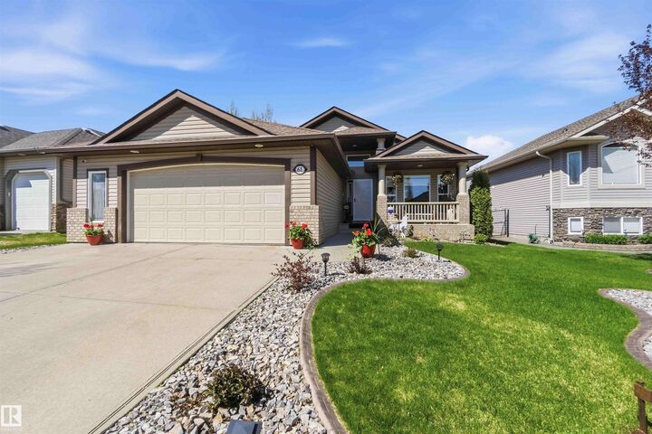 Property Photo: 61 Linkside Blvd AB T7X 4A6
