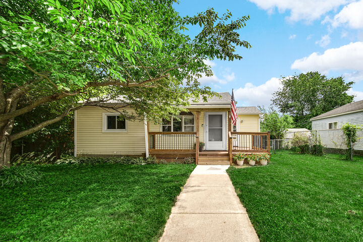 Property Photo: 511 S Lawrence Street IN 46342