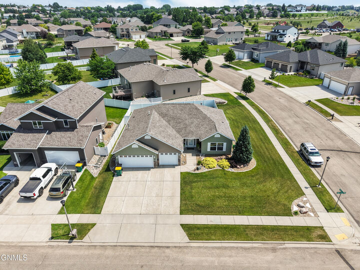 Property Photo:  4133 High Creek Road  ND 58503 