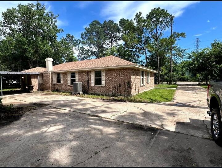 Property Photo: 748 County Road 296D TX 77511
