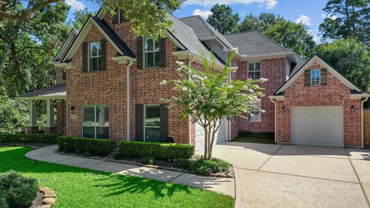 Property Photo: 46 Goldwood Place TX 77382