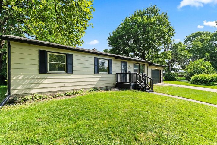 Property Photo:  3201 W Jefferson Boulevard  IN 46619-1916 