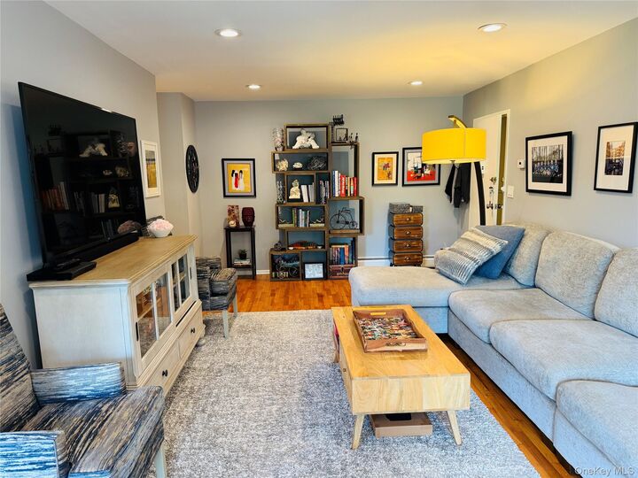 Property Photo:  8 E Lawrence Park Drive 9  NY 10968 