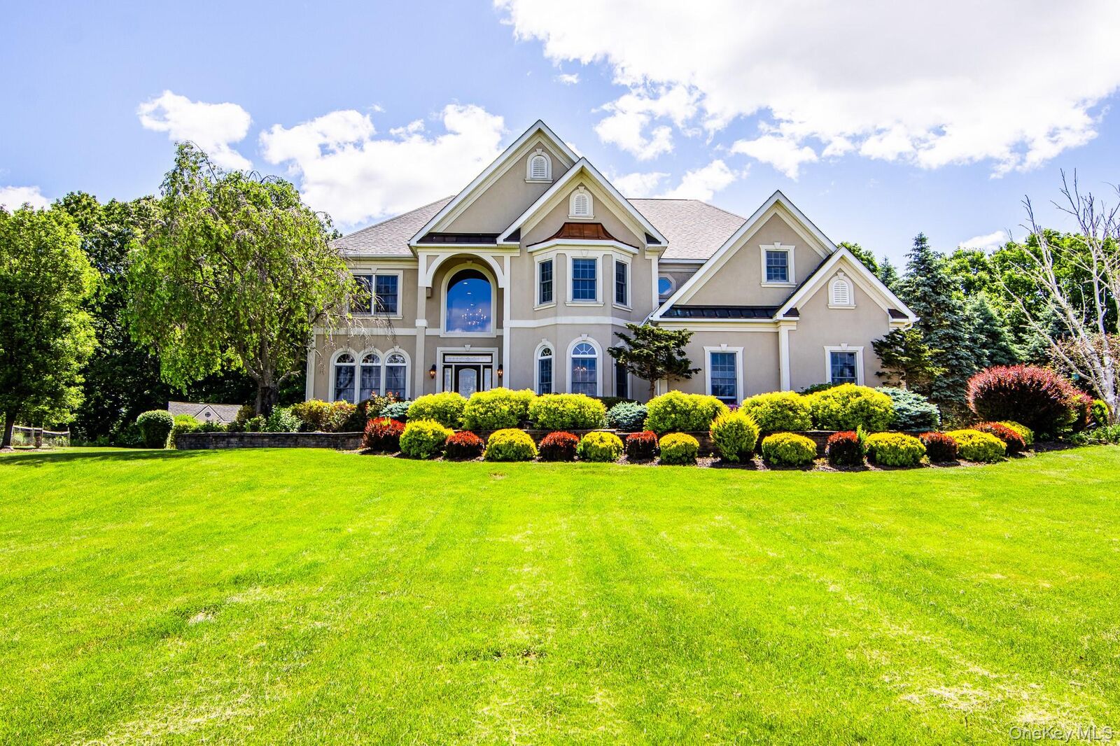 Property Photo:  17 Dorian Way  NY 10916 