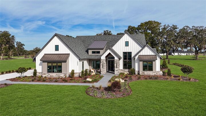 Property Photo: 12522 SW 58th Circle FL 32618