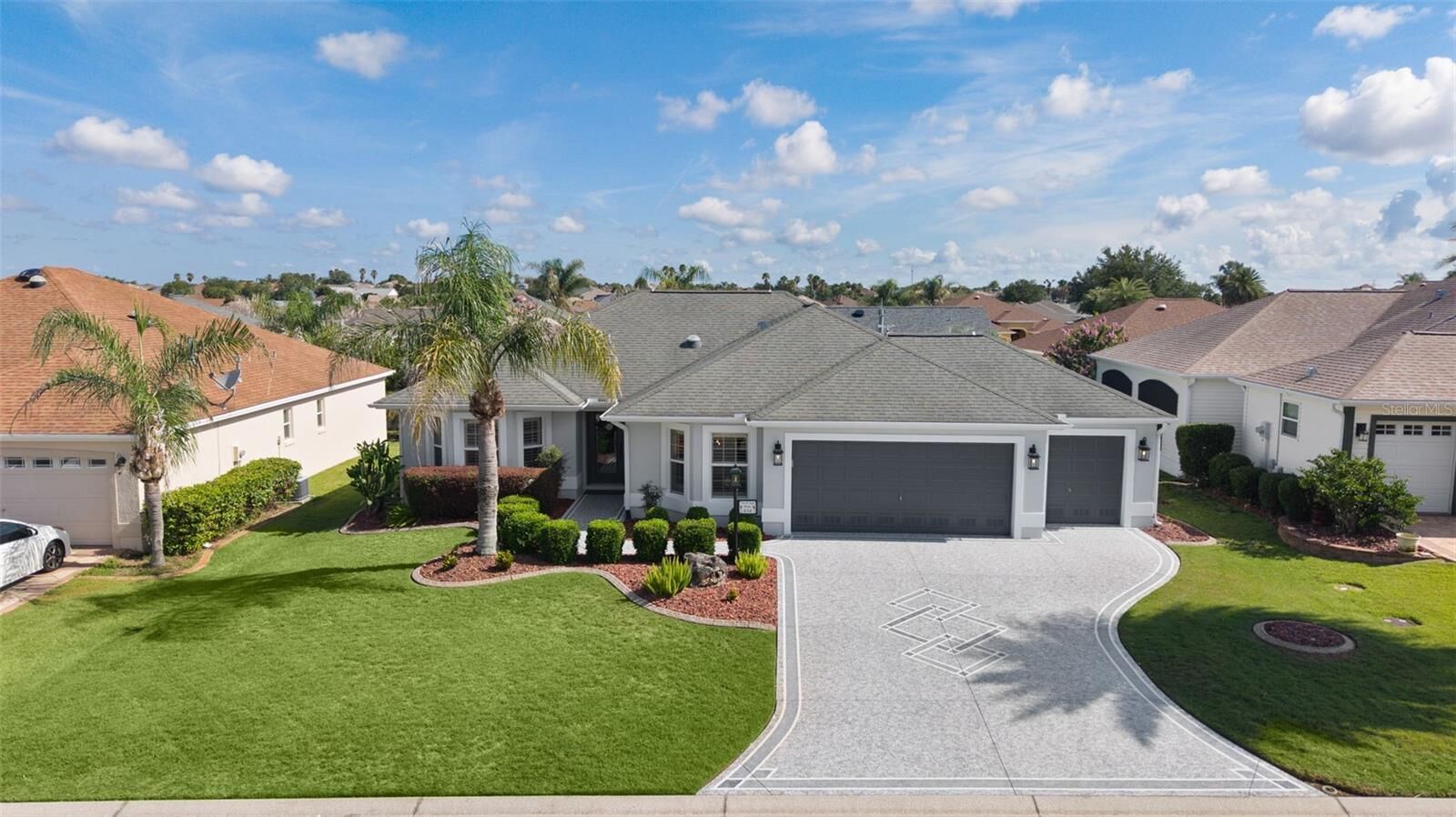 Property Photo:  634 Allenwood Loop  FL 32162 