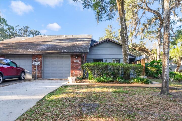 Property Photo:  906 Village Green Road  FL 32720 