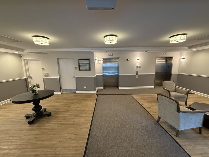 Property Photo:  470 W Mahogany Court 612  IL 60067 