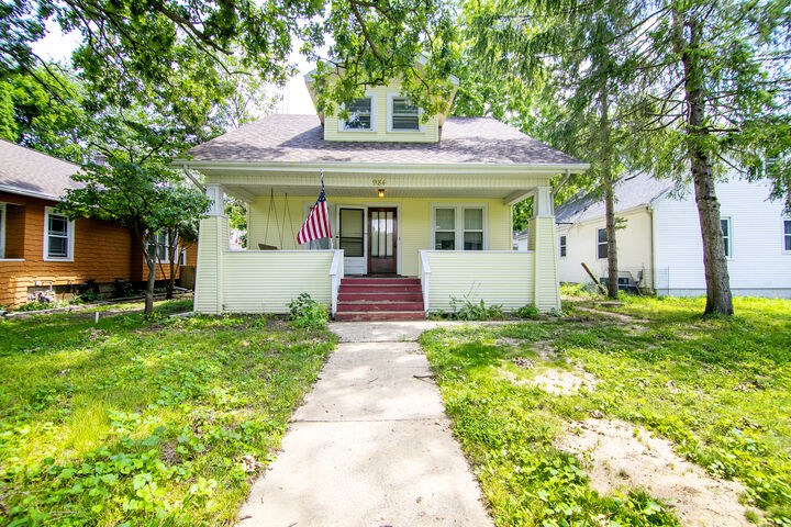 Property Photo: 984 S Poplar Avenue IL 60901