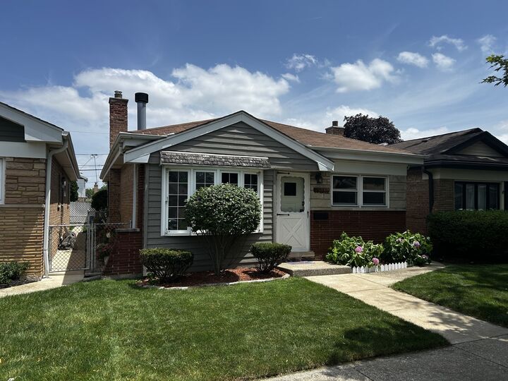Property Photo: 4535 Warsaw Avenue IL 60534