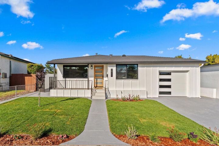 Property Photo:  2868 Wyandotte Avenue  CA 92117 