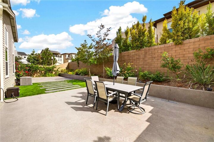 Property Photo:  125 Source  CA 92618 