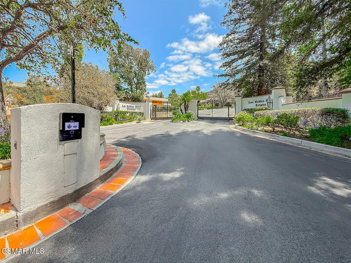 Property Photo:  395 Sherwood Court  CA 91361 