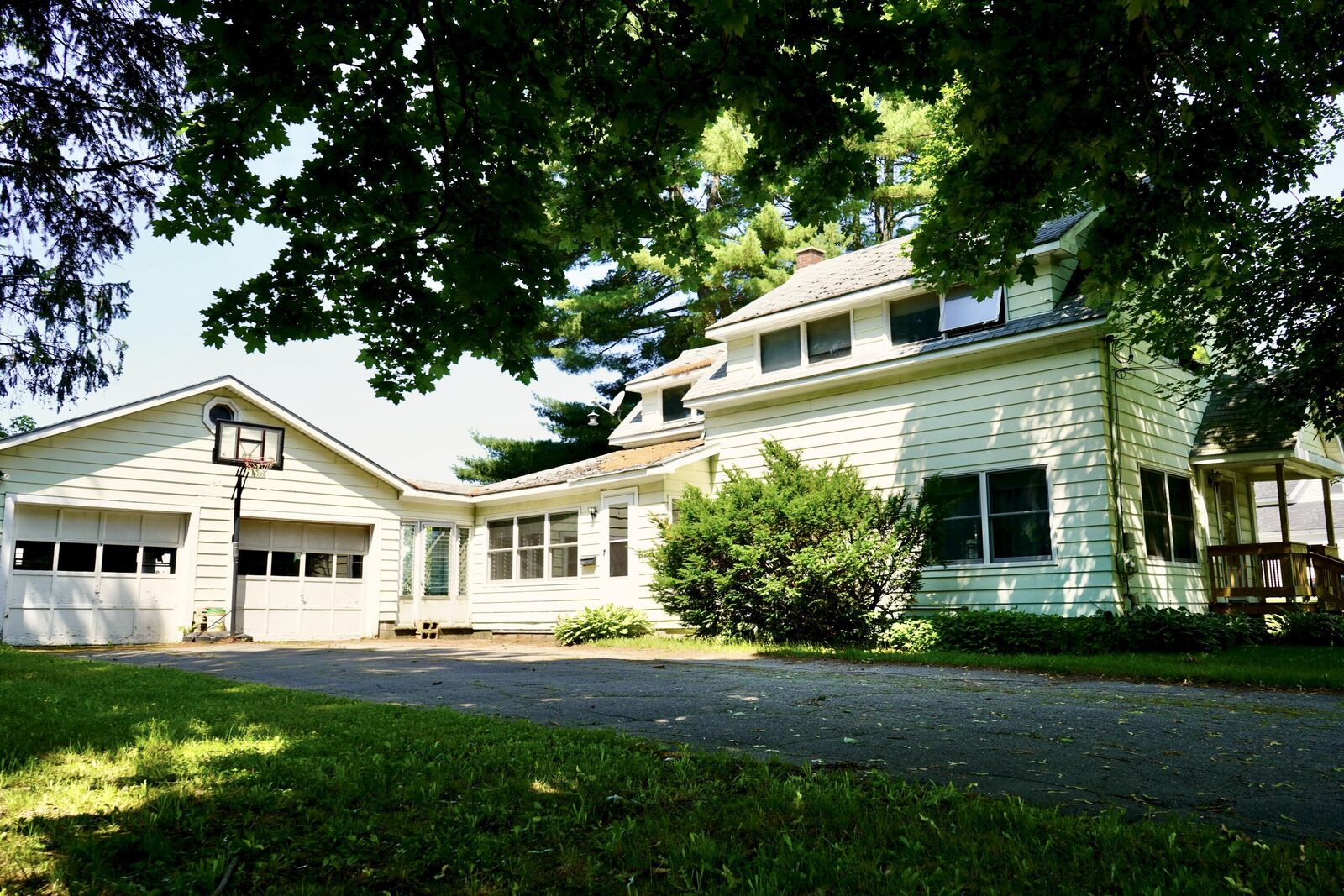 Property Photo:  262 Hartland Avenue  ME 04967 