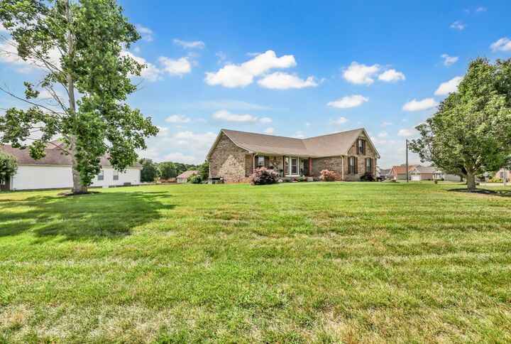 Property Photo: 3656 Fieldstone Dr TN 37040
