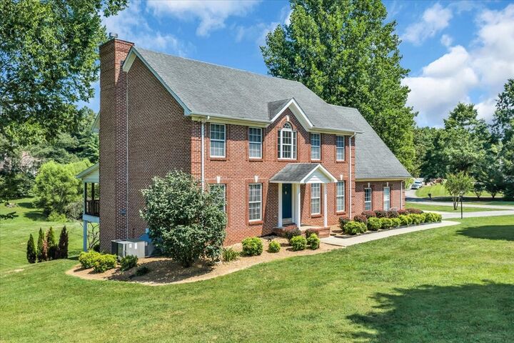 Property Photo:  141 W Laurel Ave  TN 37110 