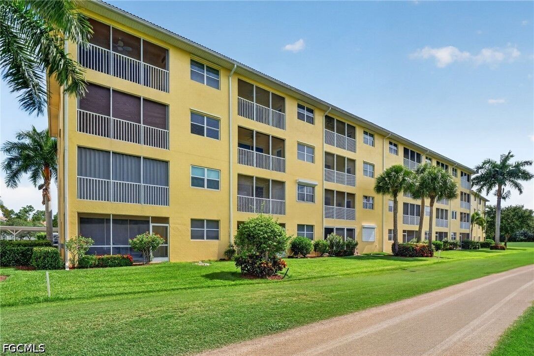 Property Photo: 6820 Sterling Greens Place 402 FL 34104