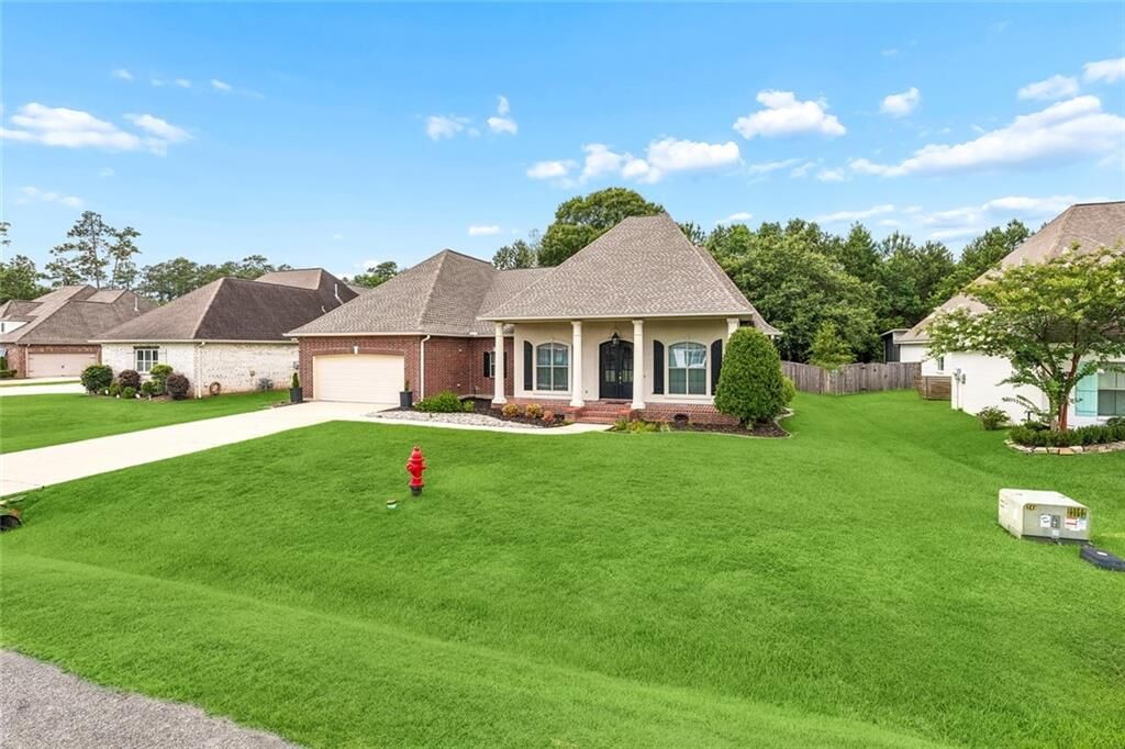 Property Photo:  533 Belle Pointe Loop  LA 70447 