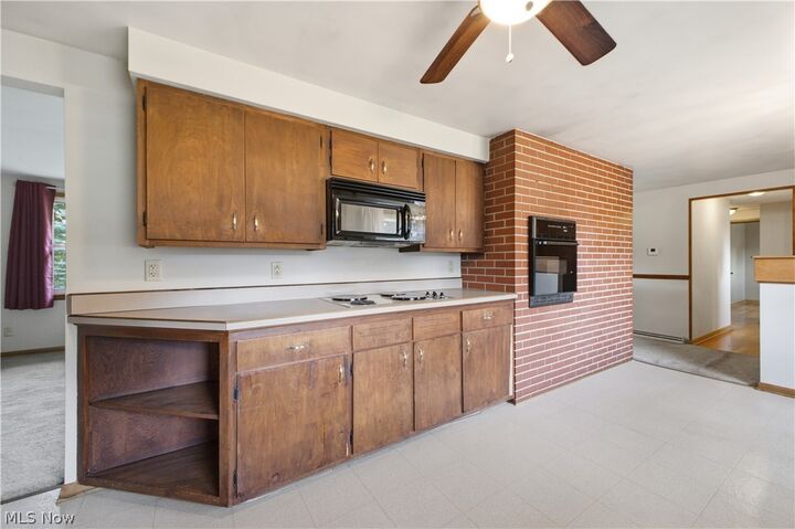 Property Photo: 236 Manor Drive OH 44408