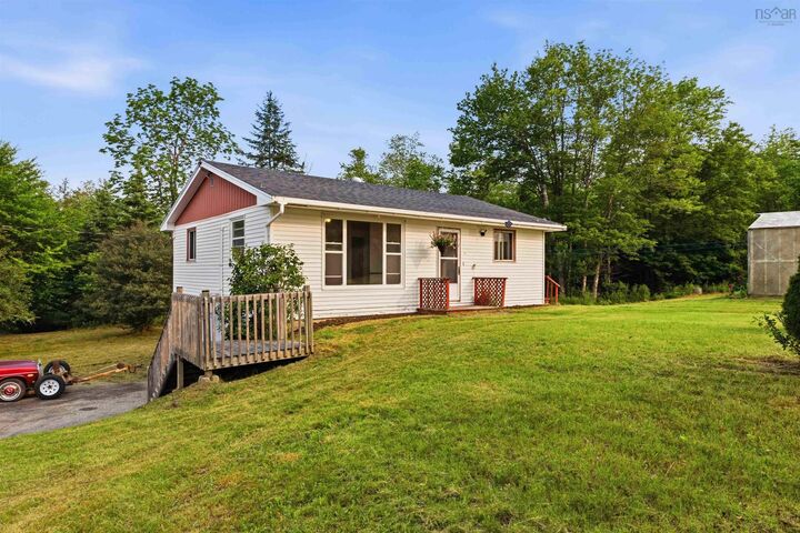 Property Photo:  52 Vince Way  NS B0N 2H0 